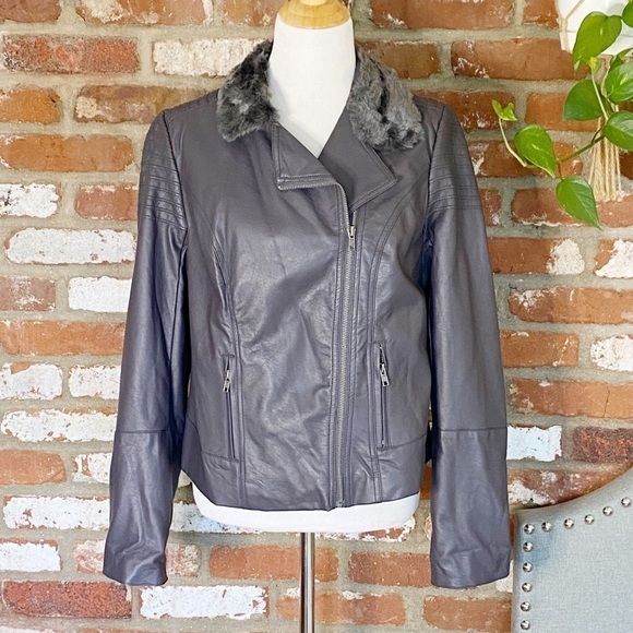 Torrid Lace Up Back Faux Fur Collar Moto Jacket size 12 - Picture 4 of 10